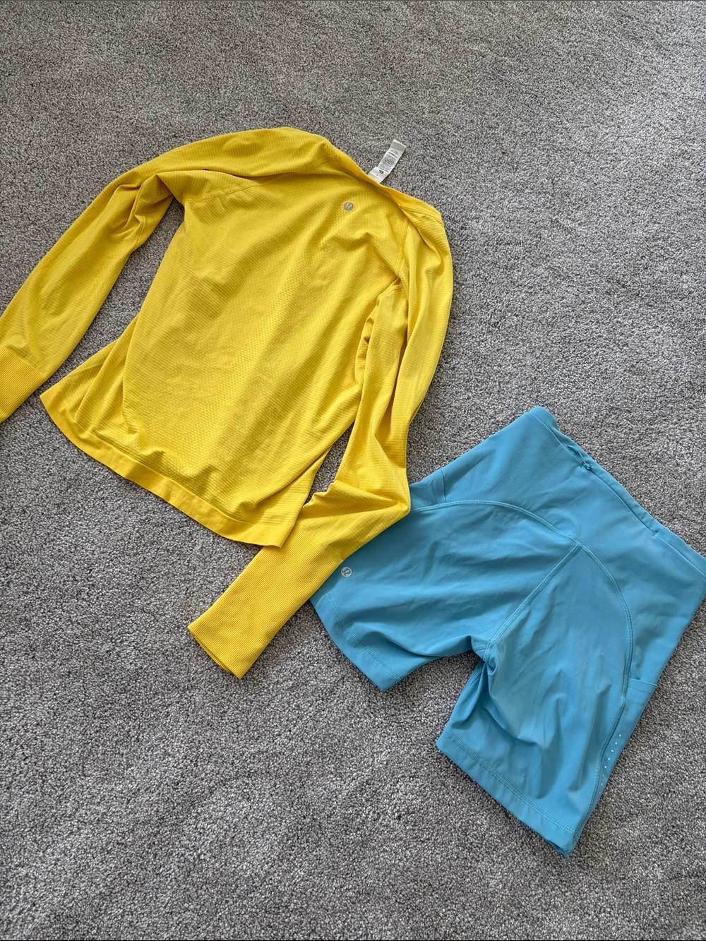 Lululemon shorts and long sleeve